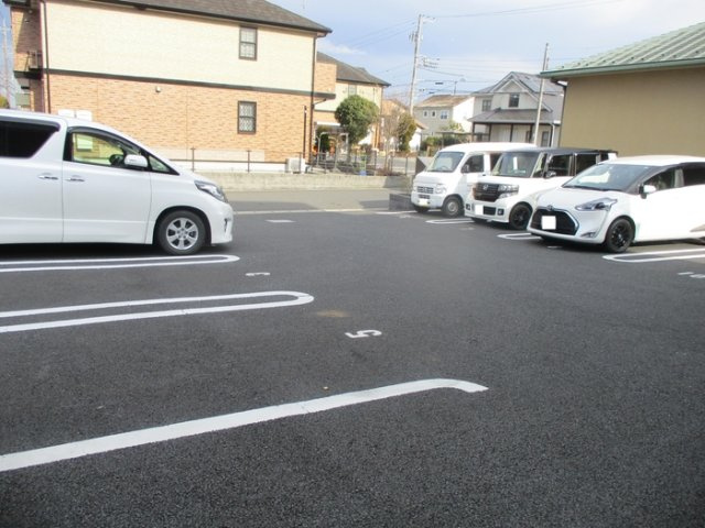 gloireの駐車場