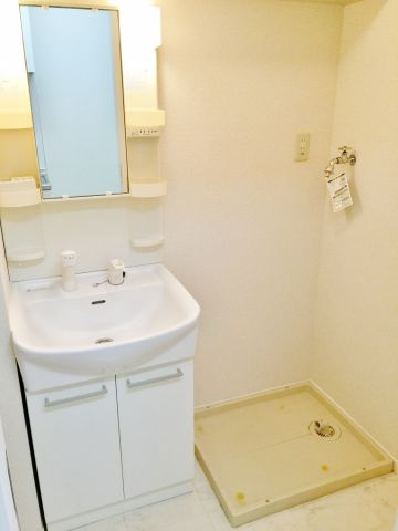 グランメールＣ棟の独立洗面台