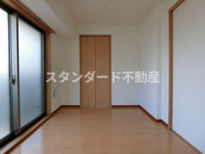 【洋室】 | メゾンドアヴェルⅣ