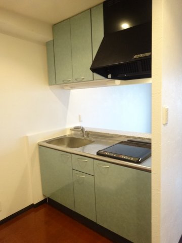 アザリア山本駅前のキッチン