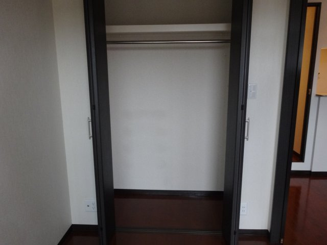 アザリア山本駅前の収納