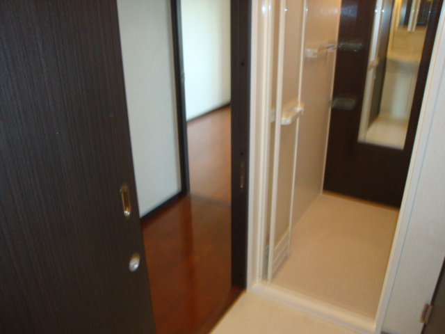 アザリア山本駅前の玄関