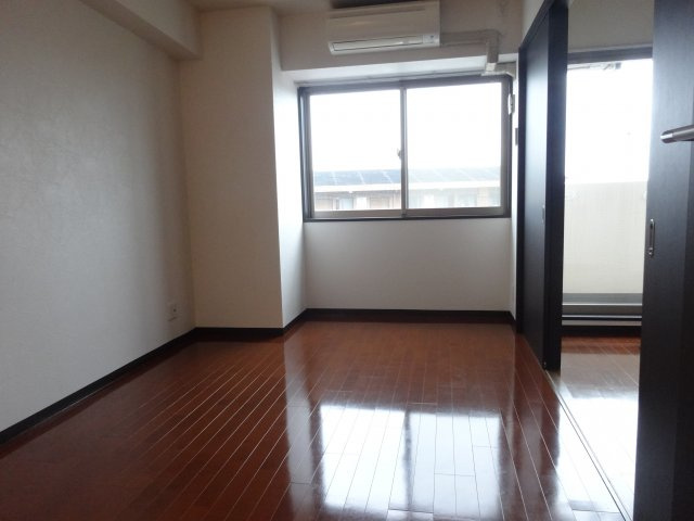 アザリア山本駅前の寝室