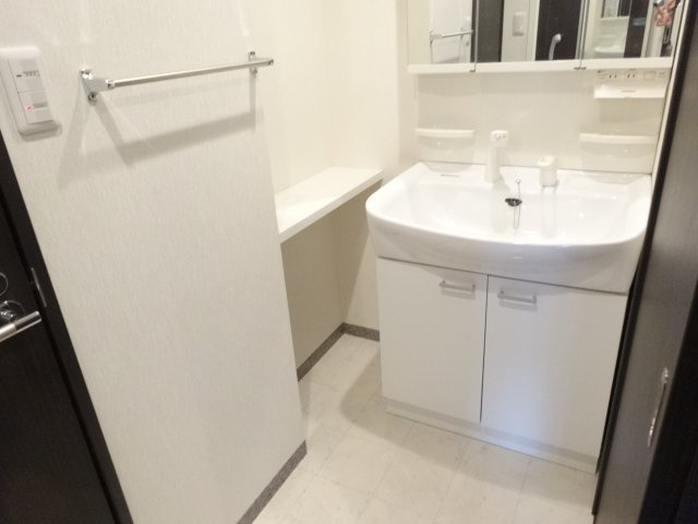 アザリア山本駅前の洗面所