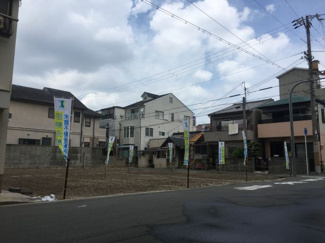 【前面道路含む現地写真】