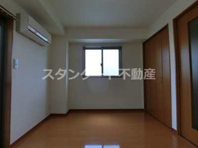 【洋室】 | メゾンドアヴェルⅢ