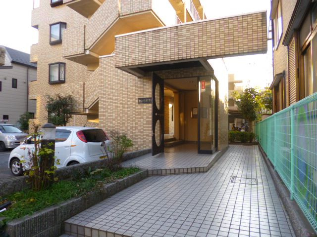 あとらす市川のエントランス