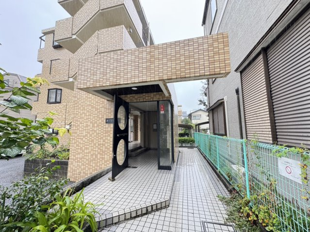 あとらす市川のエントランス
