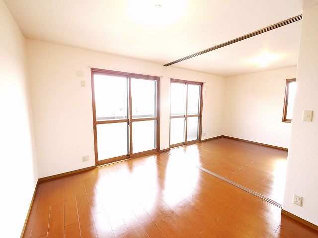 メゾンプレミール　Ａ棟の内装|使い勝手のいい洋室です