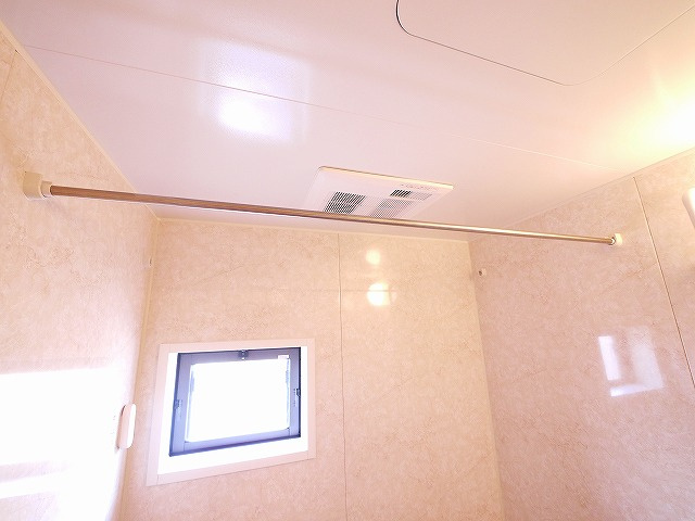 メゾンプレミール　Ａ棟の設備|お風呂には浴室乾燥機がついてます。