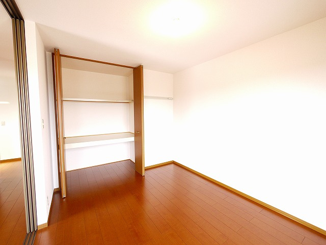 メゾンプレミール　Ａ棟の洋室|落ち着いた色調の洋室です