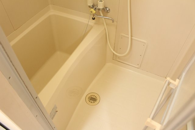 ファミール中村の浴室|※別室の写真です。