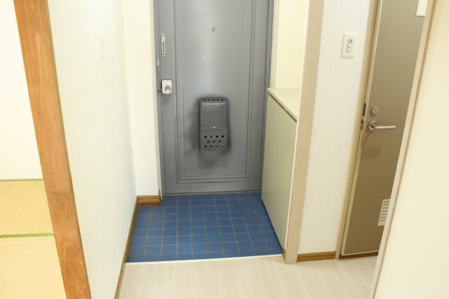 ファミール中村の玄関|※別室の写真です。