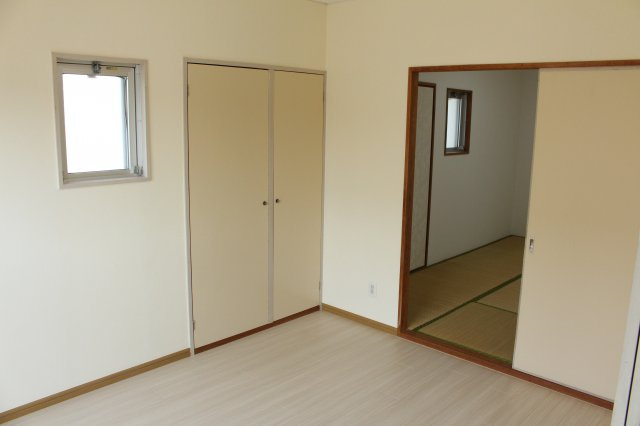 ファミール中村の洋室|※別室の写真です。