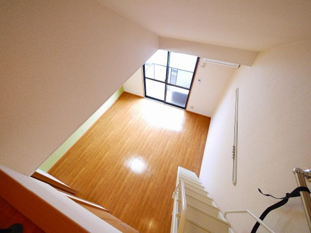 ピノヴェルデの居間・リビング|ゆったりとした居間です
