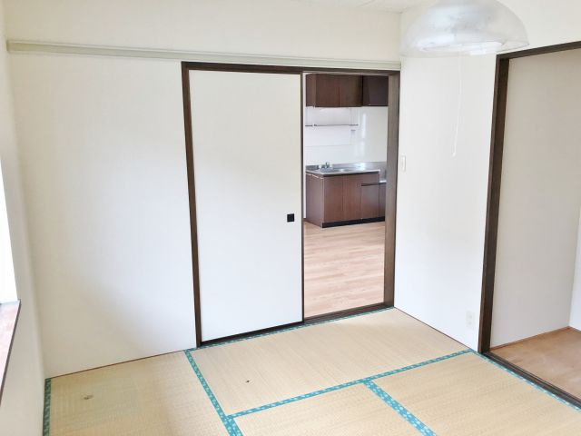 グローバルハイツの和室