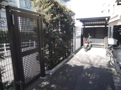 【その他共用部分】 | グランシティたまプラーザ１ | バイク置場