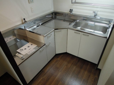 【キッチン】 | プレアール南亀井Ⅱ | コンパクトなキッチンで掃除もラクラク