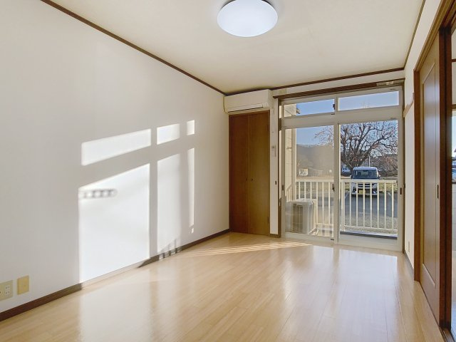 レジデンスアリーイコの洋室