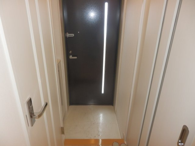 ガーデンヒルズ小白川の玄関