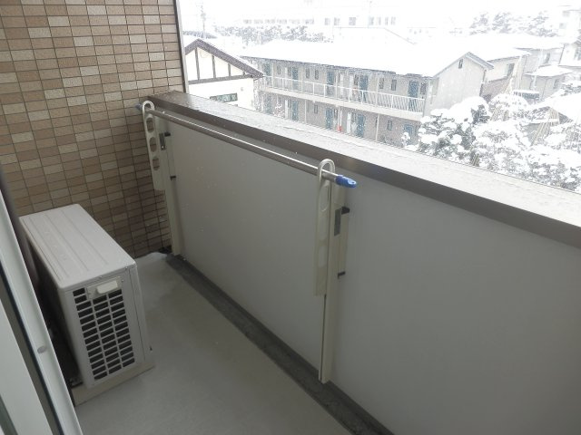 ガーデンヒルズ小白川のバルコニー