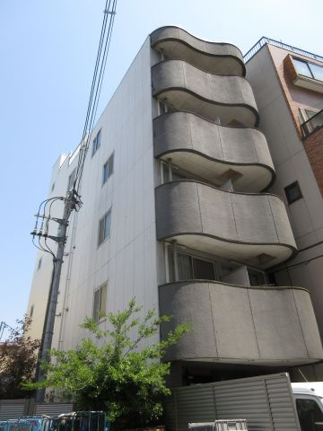 ドウェルカネヒラの外観