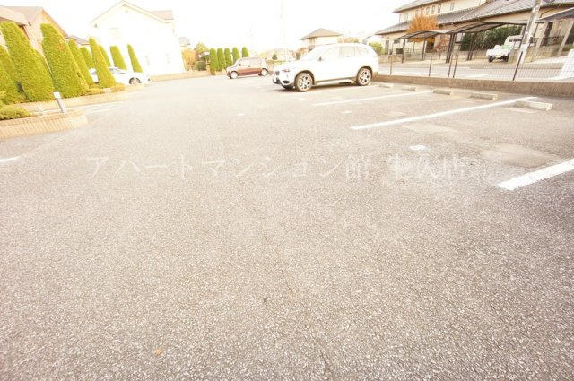 ガーデンシティひたち野の駐車場