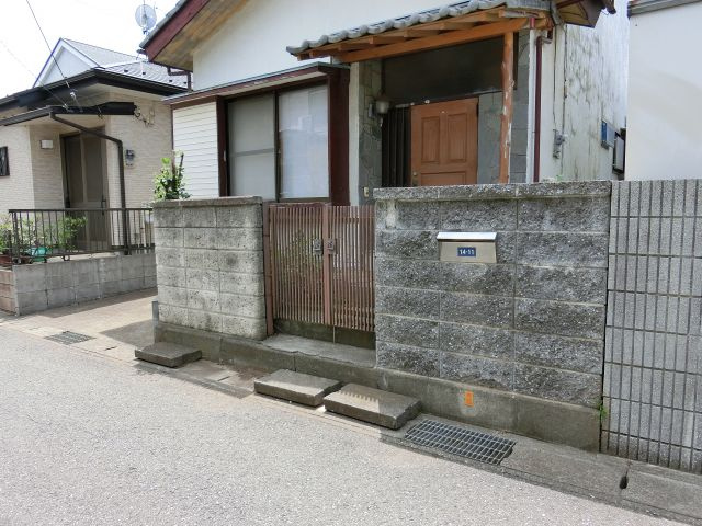 千葉市花見川区長作台２丁目　中古戸建の前面道路含む現地写真