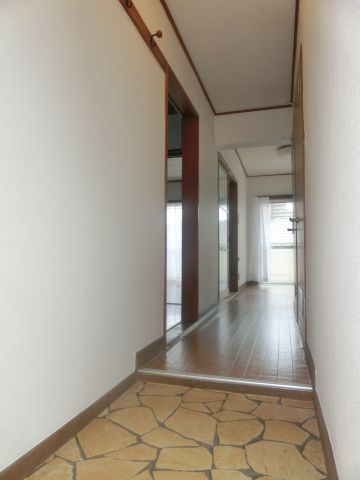 森マンションの玄関|森マンション　玄関廊下
