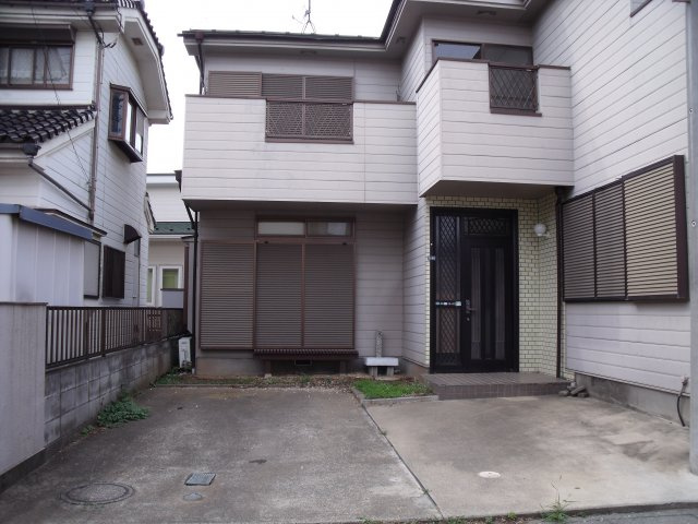 鴻巣市人形１丁目の中古一戸建の駐車場|駐車スペースです。