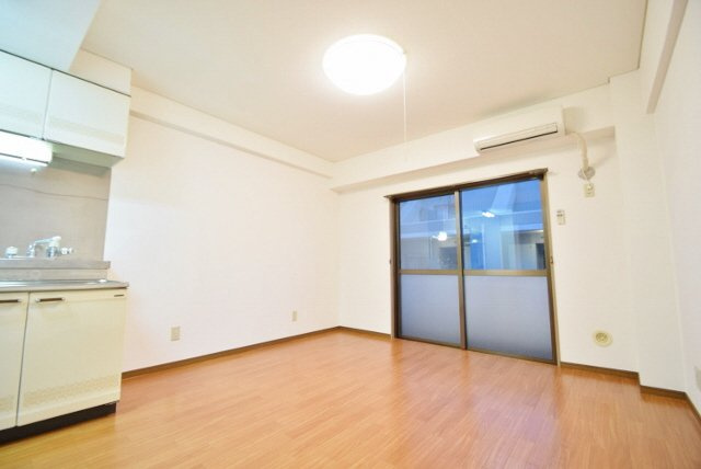 プラーティット本中山の居間・リビング|リビング10帖！