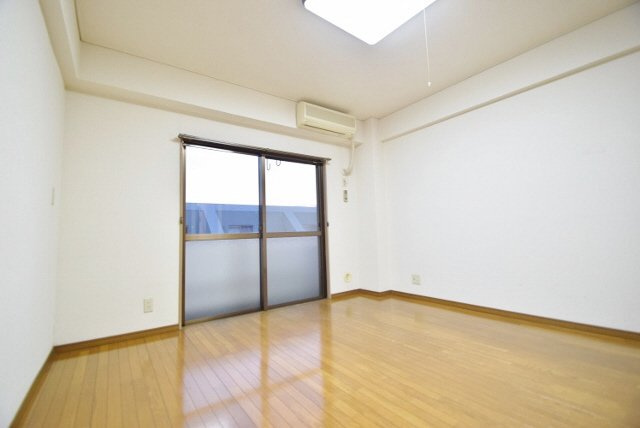 プラーティット本中山の寝室|日当たり良好