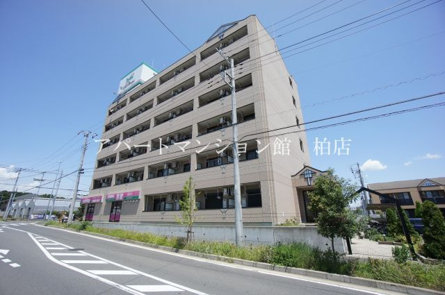 リバパレスおおたかの森の外観