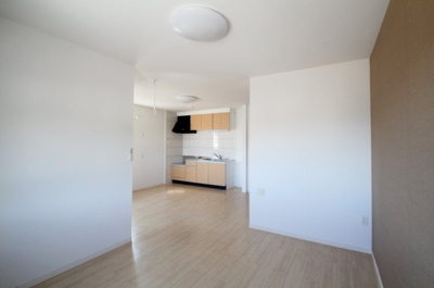 【居間・リビング】 | リバーサイドヴィラⅡ