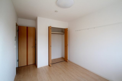 【寝室】 | リバーサイドヴィラⅡ