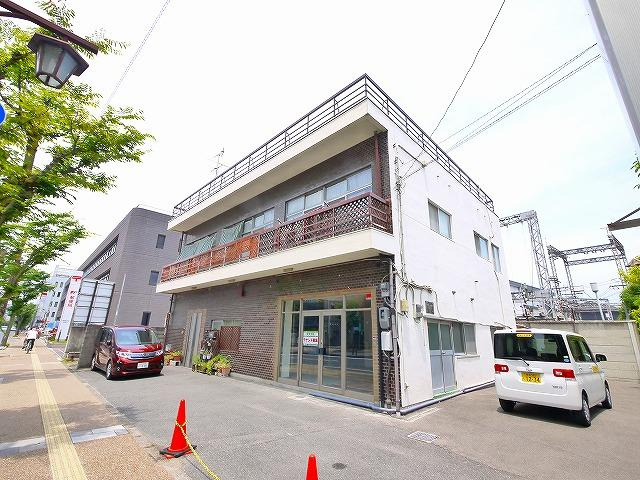 倉嶋店舗の外観