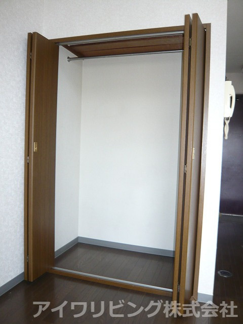 J・Kビルの収納|クローゼット【JKビル】