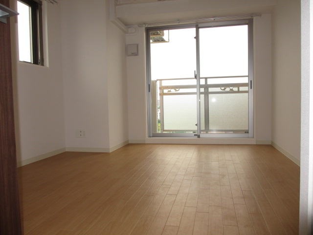 M’プラザ小阪駅前の洋室