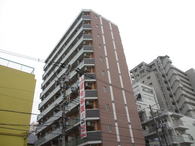 M’プラザ小阪駅前の外観