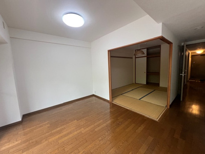  | ローレルスクエア登美ヶ丘東館