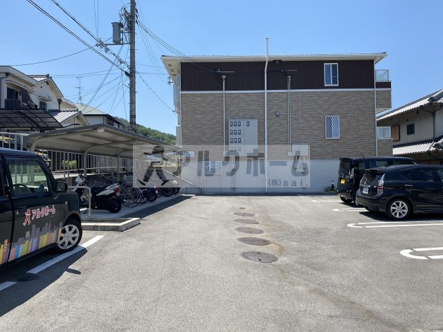 キトラメゾンの駐車場