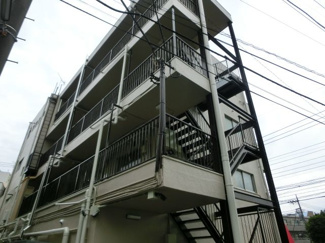 【外観】 | 鉄骨造の重厚な外観。