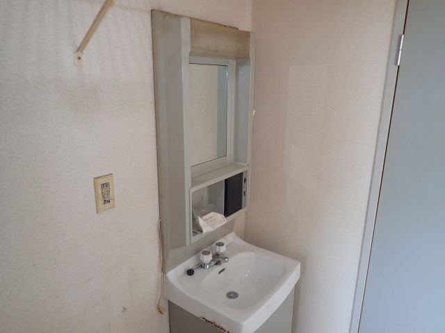 サンビレッジ原　Ｂ棟の独立洗面台