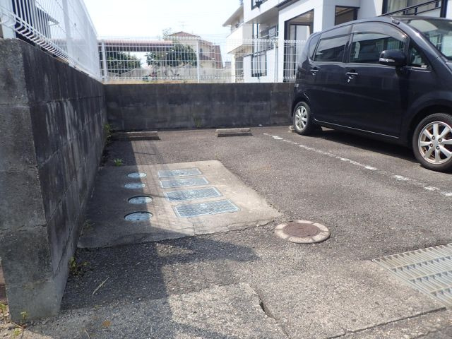 サンビレッジ原　Ｂ棟の駐車場