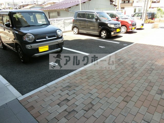ルミエール久宝寺1の駐車場|ルミエール久宝寺1　駐車場