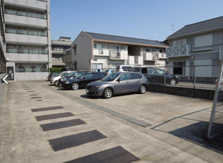 【駐車場】
