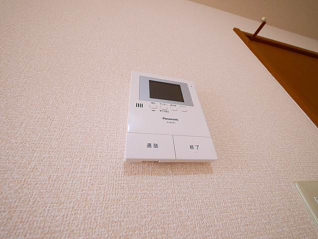 サテライトミーホB棟のセキュリティ|お顔が見えるモニター付きインターホンで安心。