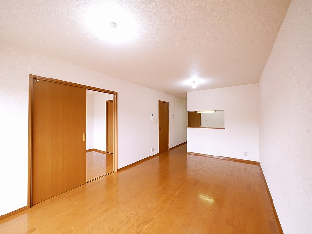 サテライトミーホBの居間・リビング|こちらのリビングで趣味の時間をお楽しみください