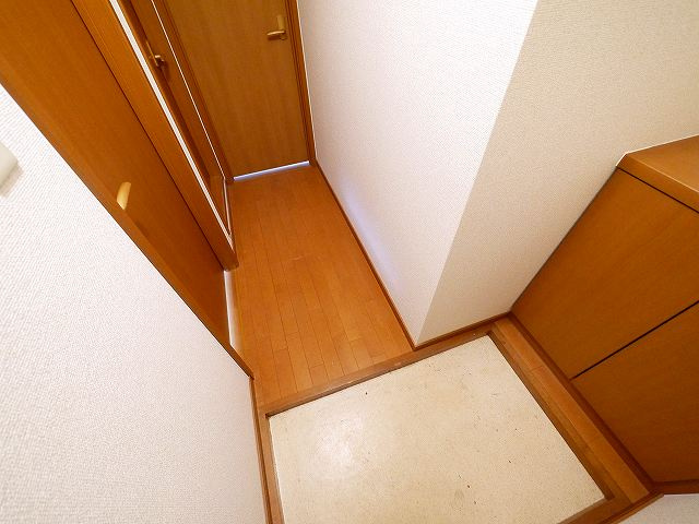サテライトミーホB棟の玄関|きれいな玄関です