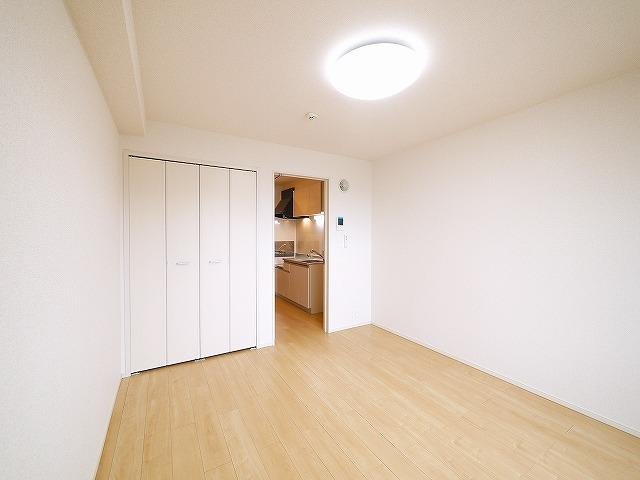 グリュックの洋室|落ち着いた色調の洋室です